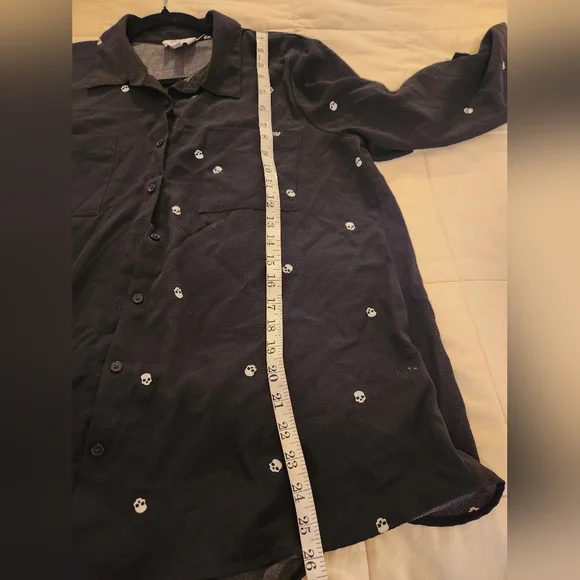 Skull Pattern Women's Shirt, Black Button Down Shirt, Sz Large, Goth Olive & Oak - Picture 8 of 8